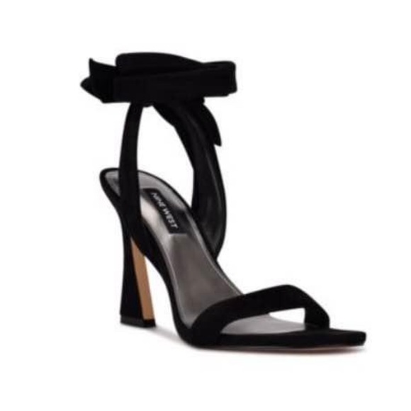 NINE WEST
Women's Kelsie Ankle Wrap Dress Sandals 7.5 - Picture 2 of 4